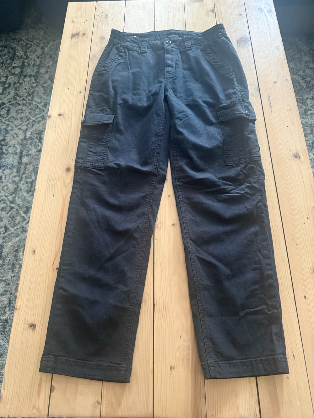 American Eagle straight leg cargo pants Size 4 Short NWOT